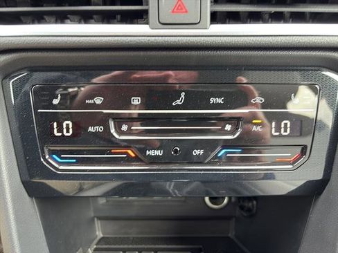 New 2026 Volkswagen Taos SE image 21