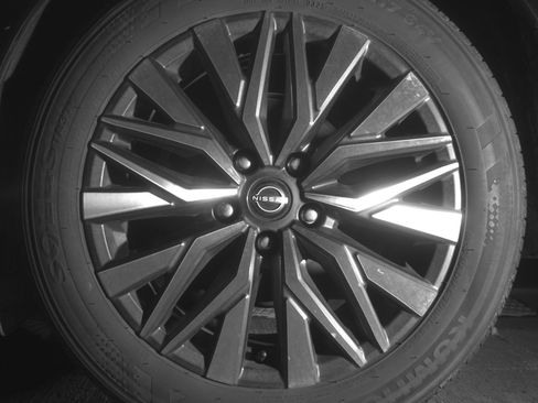 Used 2025 Nissan Altima 2.5 SV FWD image 14