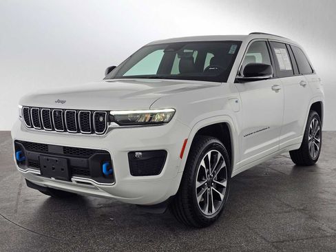 Used 2023 Jeep Grand Cherokee Overland w/ Advanced Protech Group III AWD/4WD image 7