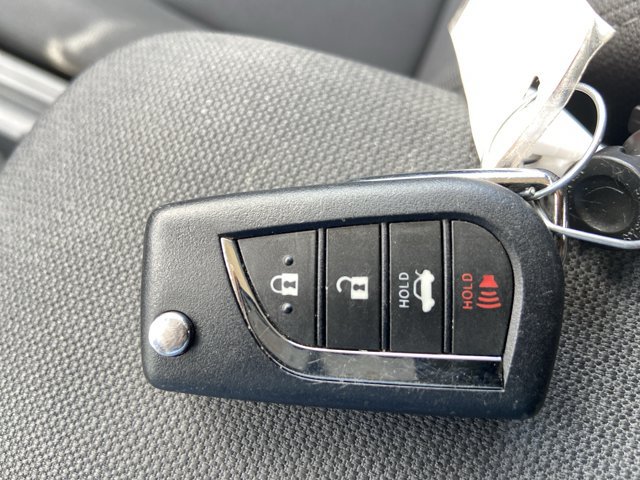 Used 2025 Toyota Corolla LE FWD image 31