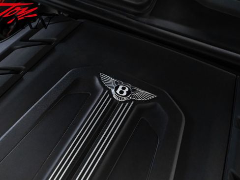 Used 2022 Bentley Bentayga image 56