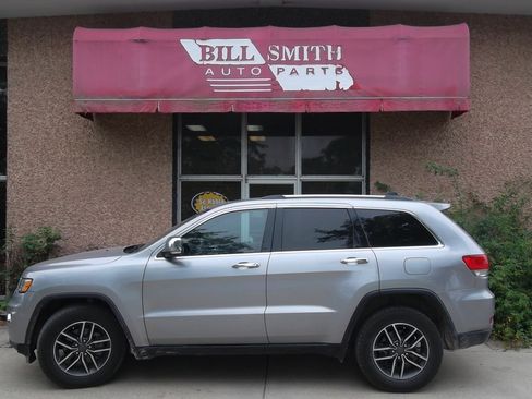 Used 2019 Jeep Grand Cherokee Limited RWD image 2