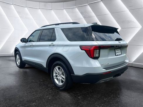 New 2026 Ford Explorer Active w/ Active Comfort Package RWD image 5