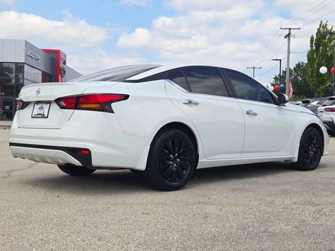 Used 2022 Nissan Altima 2.5 S FWD image 13