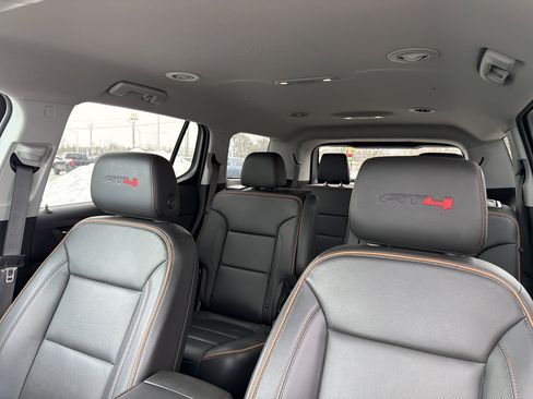 Used 2023 GMC Acadia AT4 w/ Technology Package image 8