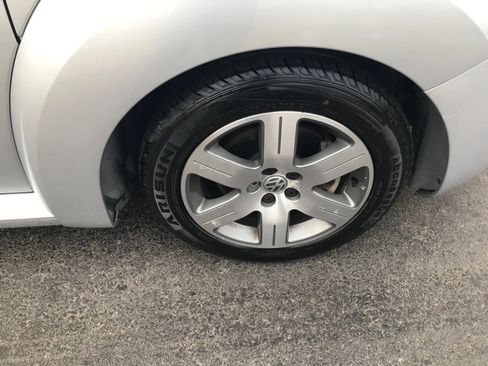 Used 2006 Volkswagen Beetle Convertible w/ Package 1 image 34