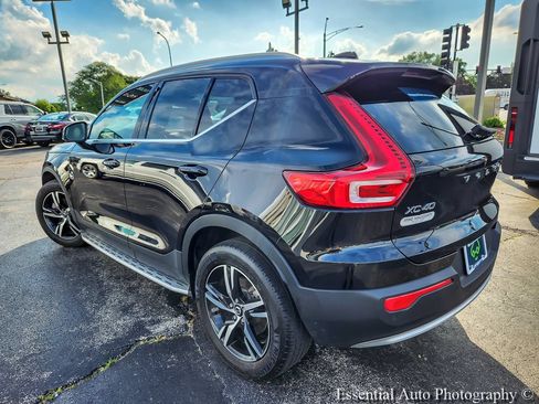 Used 2024 Volvo XC40 B5 Core AWD/4WD image 6
