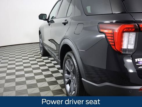 New 2026 Ford Explorer Active w/ Active Comfort Package AWD/4WD image 17