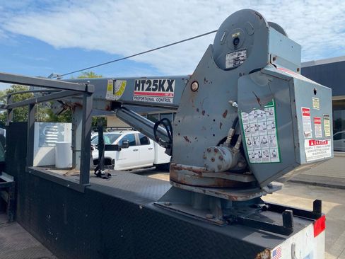 Used 2017 Ford F550 2WD Regular Cab Super Duty image 22