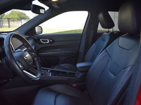 Used 2022 Jeep Compass Limited image 15