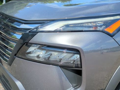Used 2026 Nissan Rogue SV FWD image 9