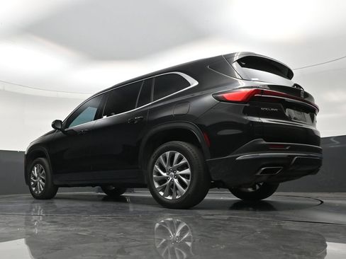 Used 2025 Buick Enclave Preferred w/ Power Package FWD image 22