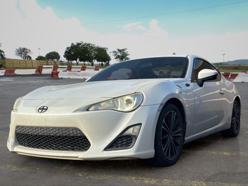 Used 2013 Scion FR-S RWD image 5