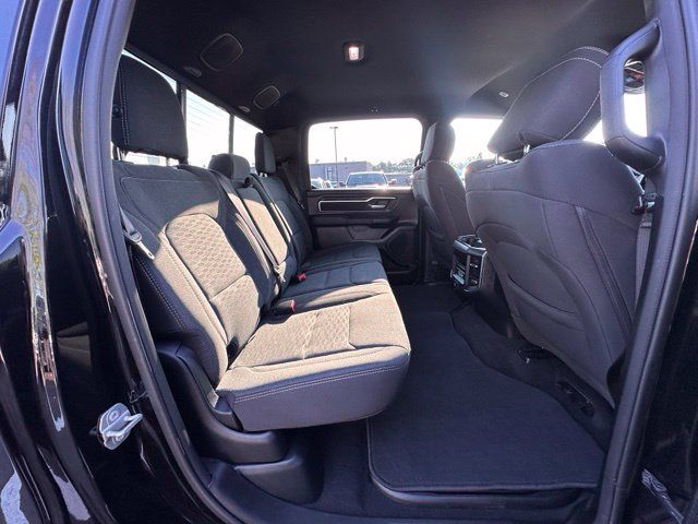 Used 2025 RAM 1500 Big Horn AWD/4WD image 33
