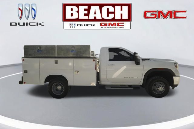 Used 2022 GMC Sierra 3500 SLE w/ SLE Convenience Package AWD/4WD image 2