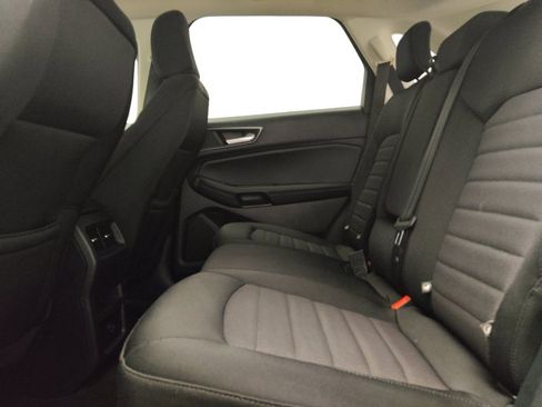 Used 2021 Ford Edge SE FWD image 18