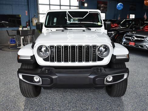 Used 2025 Jeep Wrangler Unlimited Sahara w/ Safety Group AWD/4WD image 12