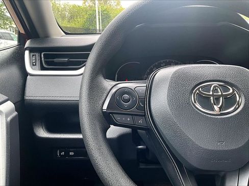Certified 2025 Toyota RAV4 LE FWD image 22