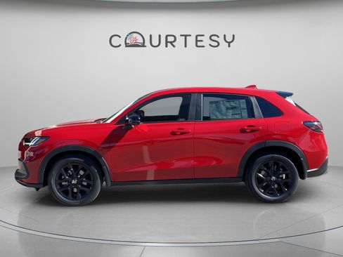 Used 2023 Honda HR-V Sport image 2