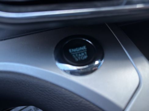 Used 2022 Ford Explorer XLT w/ Equipment Group 202A image 41