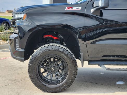 Used 2021 Chevrolet Silverado 1500 LT Trail Boss w/ Convenience Package II image 8