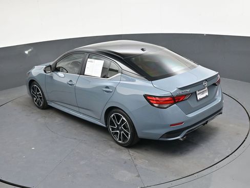 Certified 2025 Nissan Sentra SR w/ SR Premium Package image 33