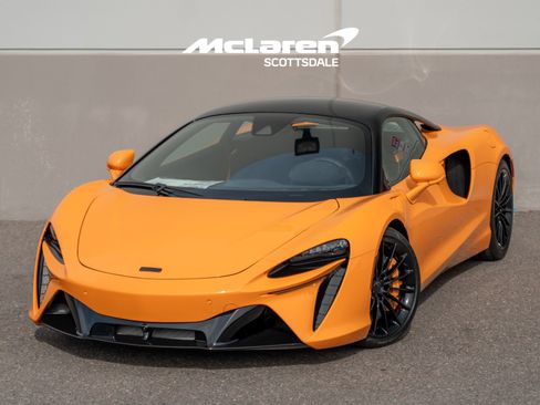New 2026 McLaren Artura image 1