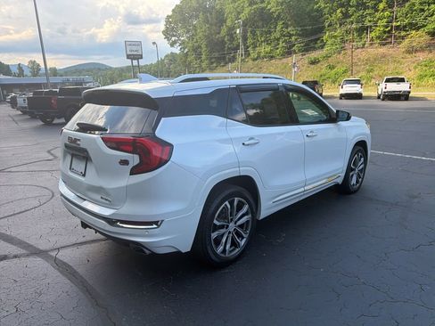 Used 2020 GMC Terrain Denali w/ Denali Premium Package AWD/4WD image 5