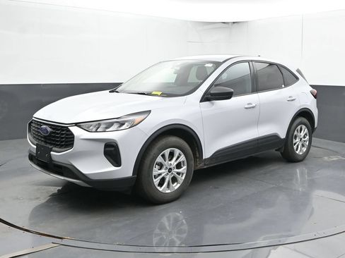 Used 2025 Ford Escape Active AWD/4WD image 8