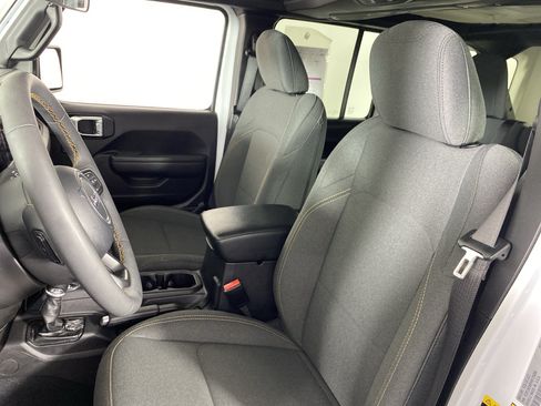 Used 2024 Jeep Wrangler Unlimited Sport AWD/4WD image 16