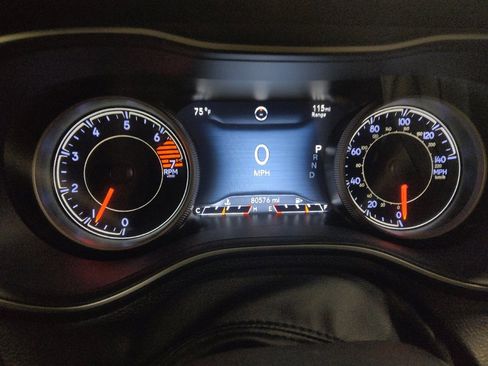 Used 2019 Jeep Cherokee Limited FWD image 23