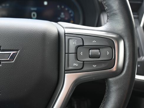 Used 2022 Chevrolet Tahoe Z71 w/ Luxury Package AWD/4WD image 19