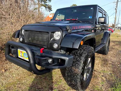 Used 2017 Jeep Wrangler Unlimited Rubicon image 1