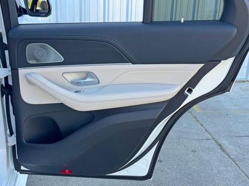 Used 2025 Mercedes-Benz GLE 580 4MATIC w/ Driver Assistance Package image 52