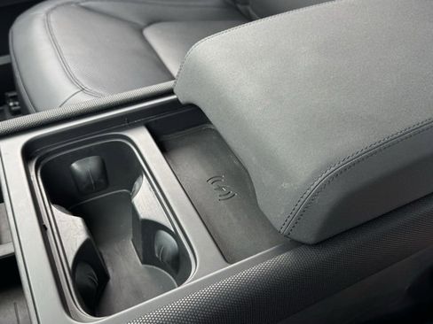 Used 2023 Land Rover Defender 110 75th Limited Edition image 9