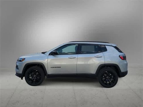 New 2026 Jeep Compass Latitude image 5