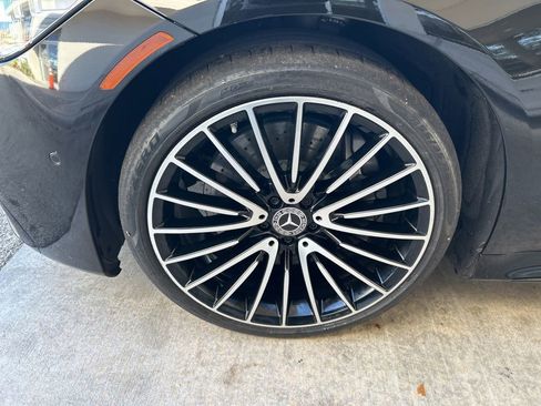 Used 2022 Mercedes-Benz S 580 4MATIC Sedan w/ AMG Line Package image 15