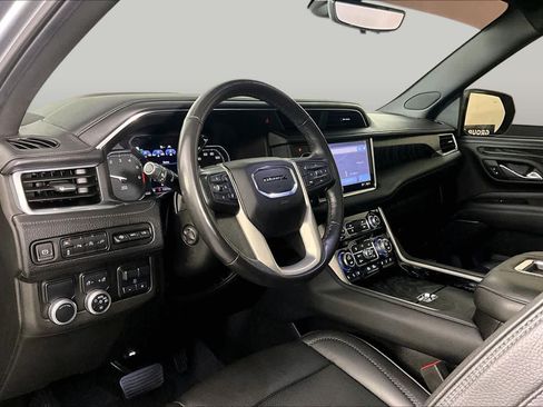 Used 2021 GMC Yukon Denali w/ Denali Premium Package RWD image 17
