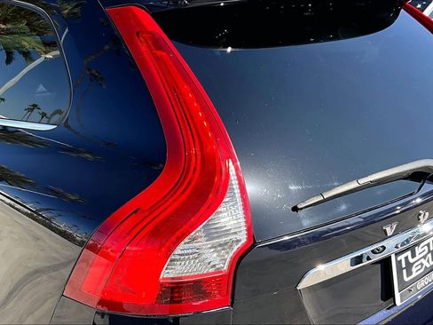 Used 2017 Volvo XC60 T5 Inscription image 27