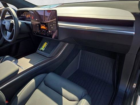 Used 2024 Tesla Model X image 22