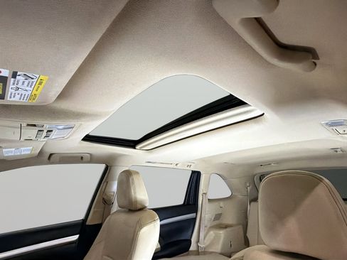 Used 2017 Toyota Highlander XLE image 32