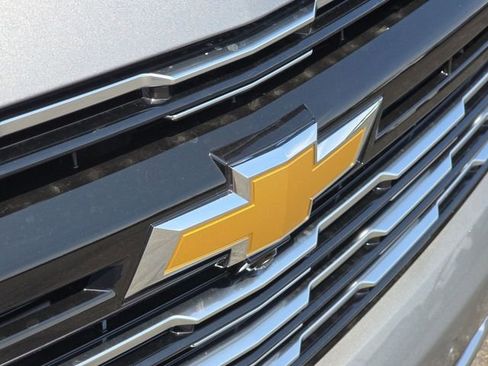 New 2025 Chevrolet Suburban High Country AWD/4WD image 32