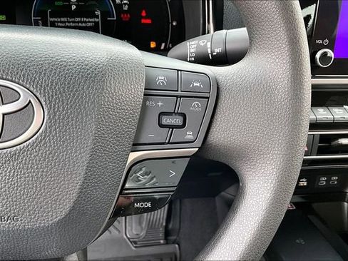 Used 2025 Toyota Camry LE image 11