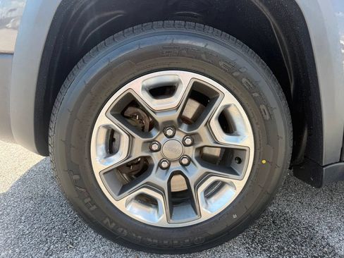 Used 2019 Jeep Cherokee Trailhawk w/ Cold Weather Group AWD/4WD image 22