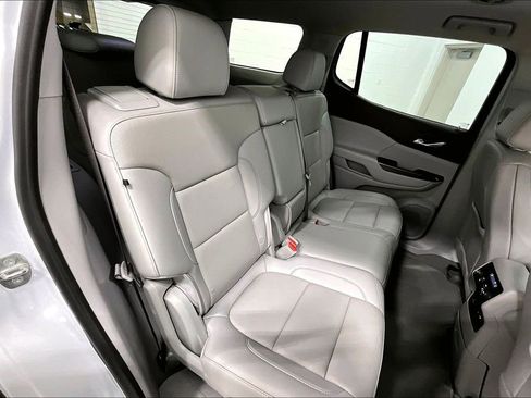 Used 2022 GMC Acadia SLT w/ Preferred Package FWD image 32
