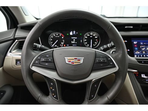 Used 2023 Cadillac XT5 Premium Luxury image 12