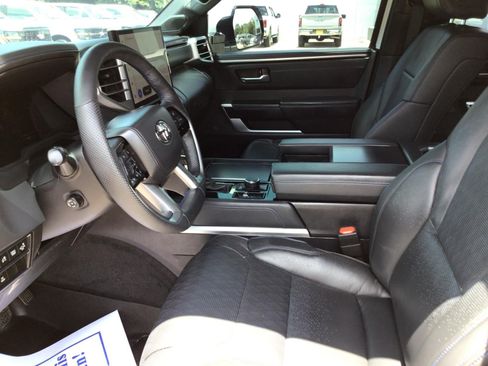 Used 2025 Toyota Sequoia Platinum AWD/4WD image 2