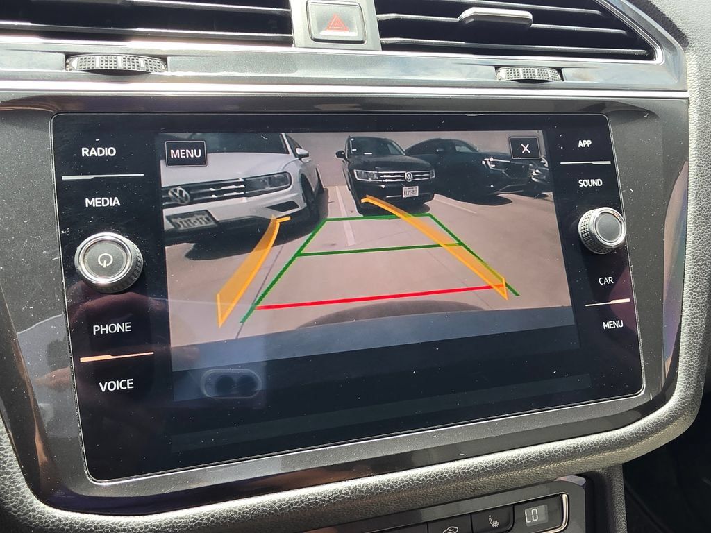 Used 2018 Volkswagen Tiguan SE FWD image 23