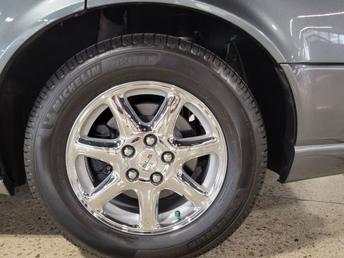 Used 2004 Cadillac Seville SLS w/ Preferred Equipment Group FWD image 6