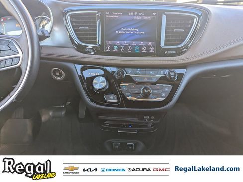 Used 2020 Chrysler Pacifica Limited w/ Advanced Safetytec Group image 13